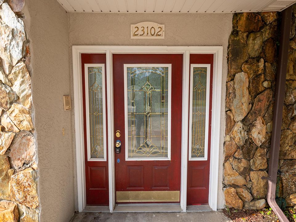 1st image of 23102 Clearwater Pl