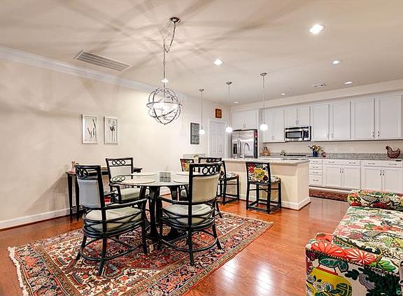 5th image of 250 Finial Ave Unit 2D