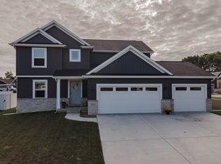 2514 Pampas Ln, Bloomington, IL 61705