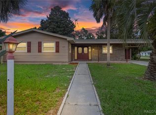 2041 W Howard Pl, Citrus Springs, FL 34434