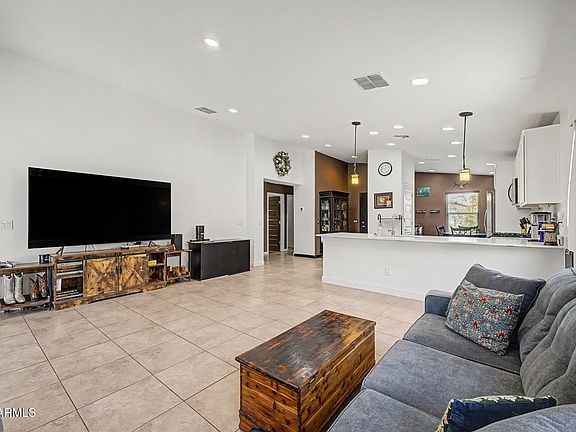 3rd image of 16515 W ALAMEDA Road