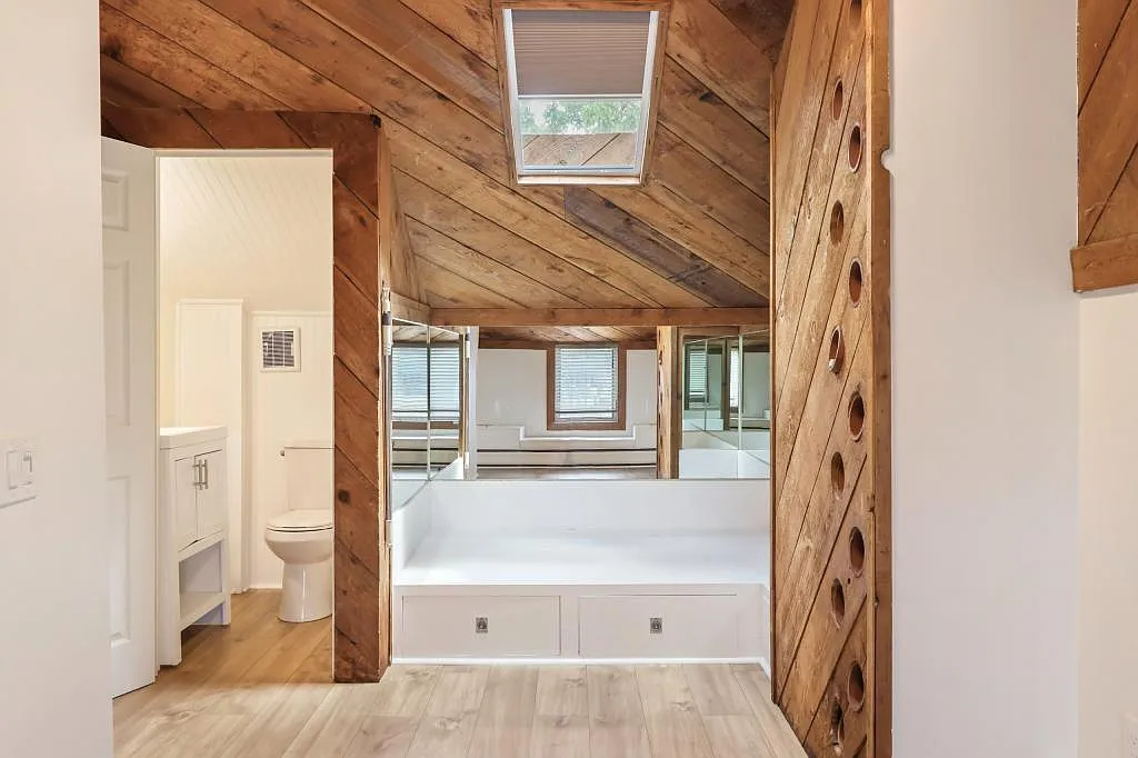 26324 Harper Ave — Photo 4