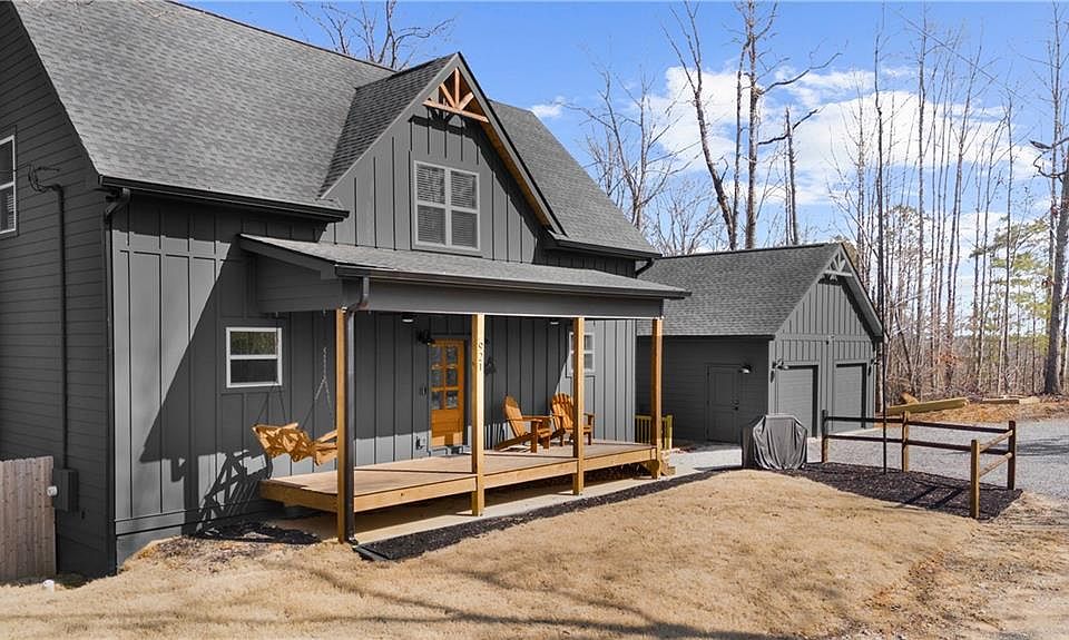 1st image of 921 Aurora Ln