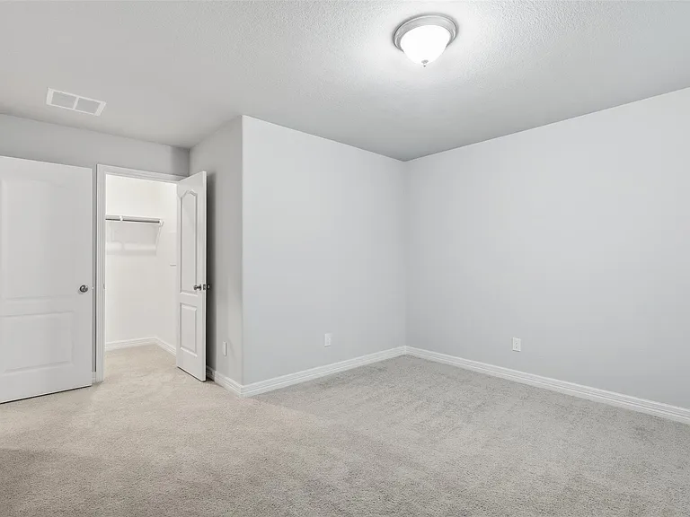 119 Buttonwood Ct — Photo 33