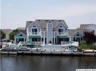 11 Centerboard Dr, Bayville, NJ 08721