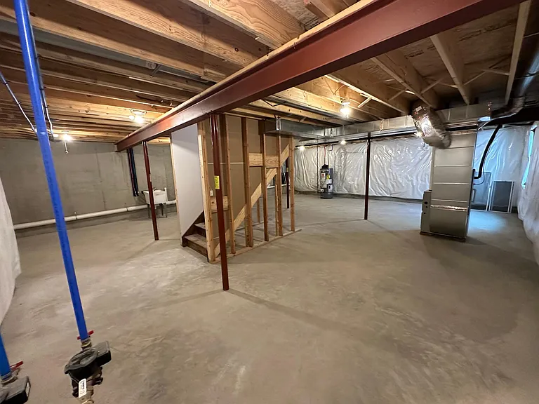 11 Orleans Ave #11B — Photo 13