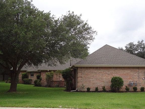 4th image of 404 Hunters Creek Dr