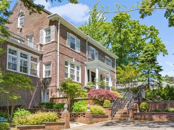 87-02 Palermo Avenue image 1 of 37