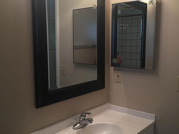 4th image of 5768 NE 35th St #3