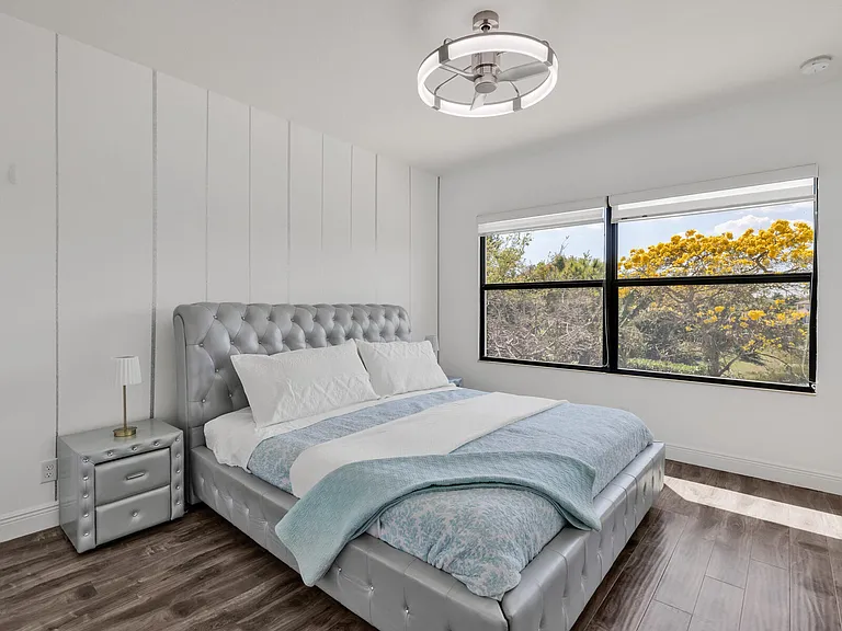 8256 Bradford Way — Photo 32