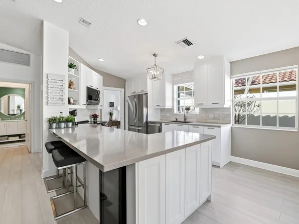 8190 Saint Johns Court, Wellington, FL 33414