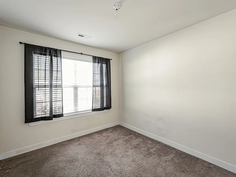 7380 Pebble Lake Dr — Photo 32