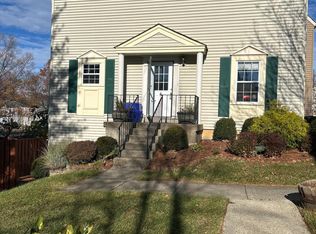 6573 Rundale Ct, Alexandria, VA 22315