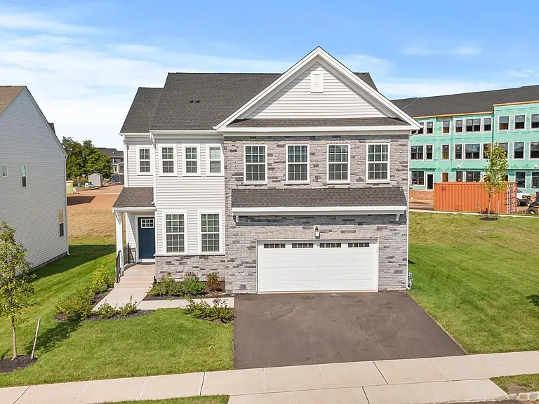 4 William Boyer Dr — Photo 1