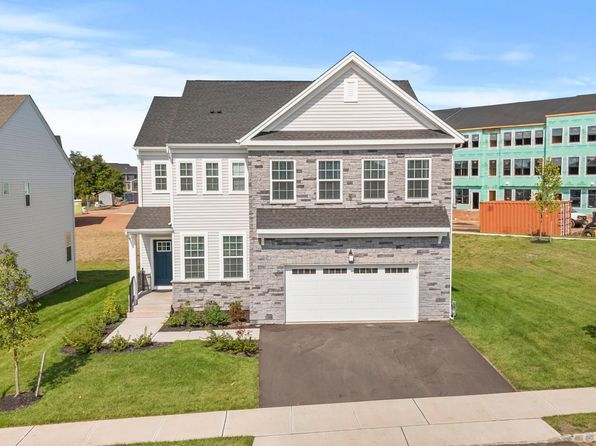 4 William Boyer Dr