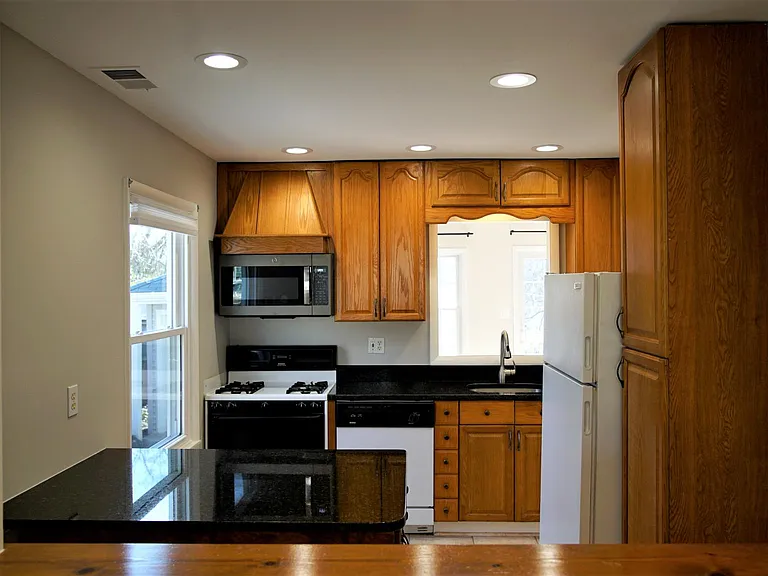 3016 Edgewood Rd — Photo 5