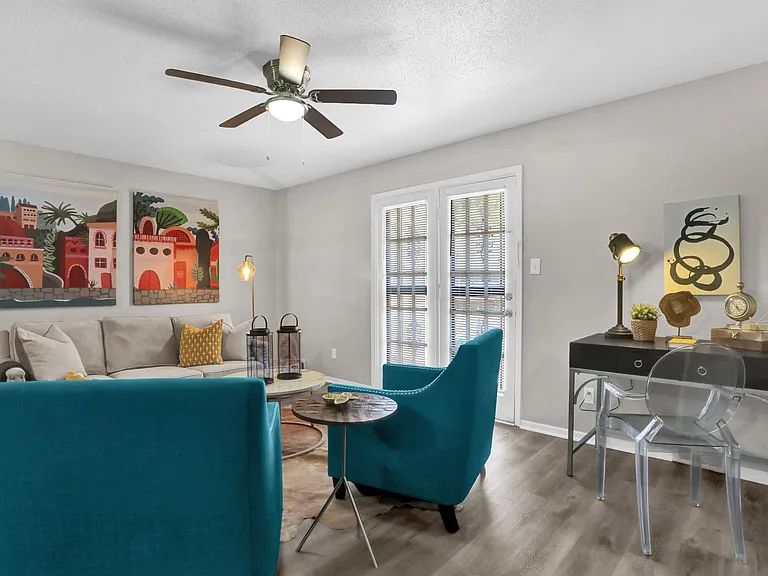Rhodes Townhomes — Photo 22