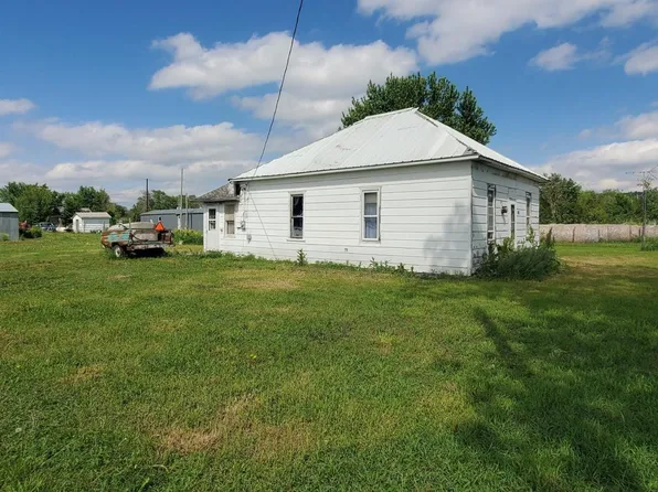 401 Sycamore St, Little Sioux, IA 51545