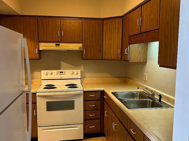 1840 S Gilbert St #5 — Photo 4