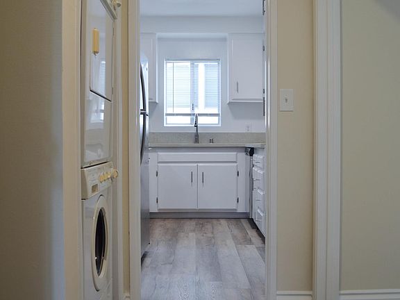 3rd image of 933 2nd St APT 205