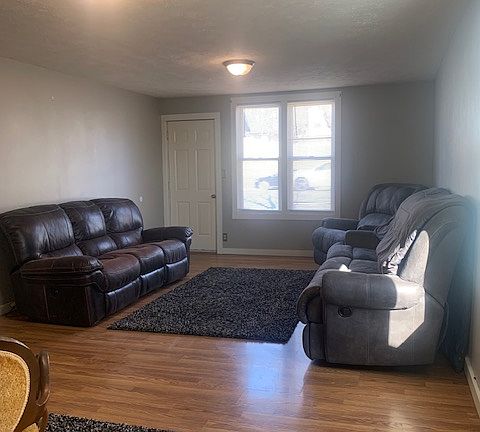 3rd image of 921 N 6th St #1