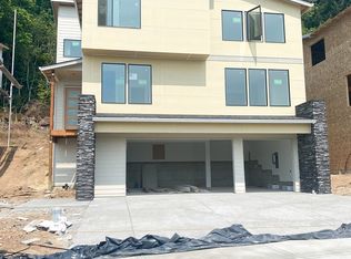 9714 N Alder St, Camas, WA 98607