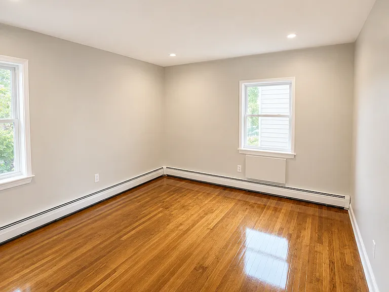 111-112 Lincoln Ave #1A — Photo 4
