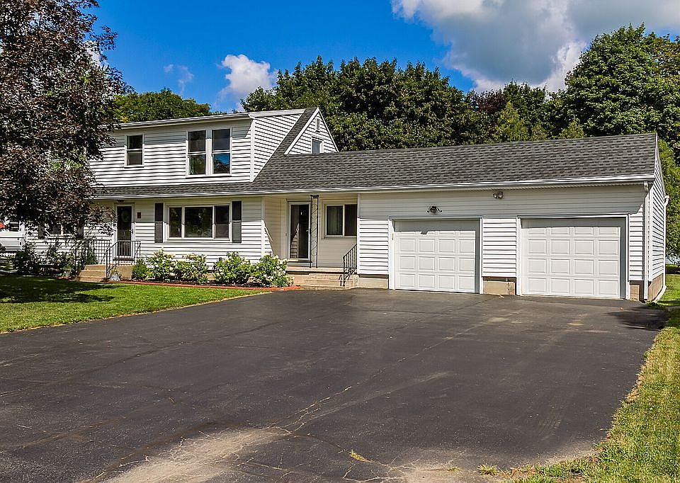 1st image of 9 Irvington Dr