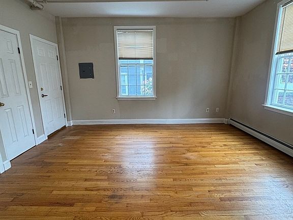 4th image of 52 Washington St APT 4
