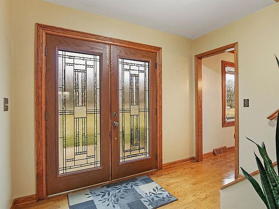 2nd image of W3740 S Lake Shore Dr