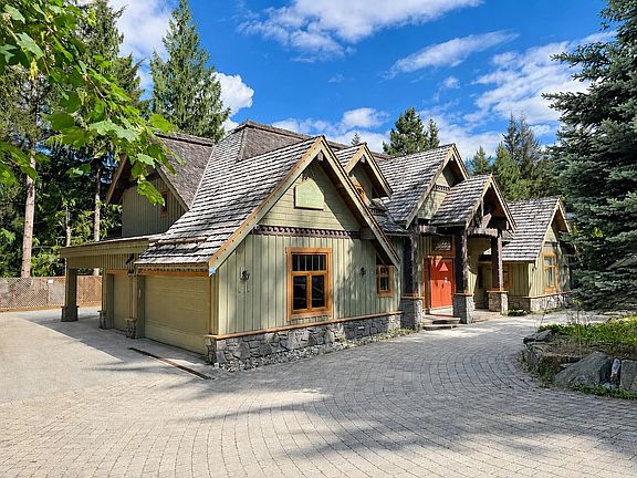 2nd image of 3012 Alpine Cres