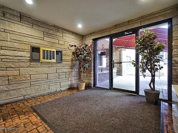 2nd image of 2 Elmwood Park Dr APT 115