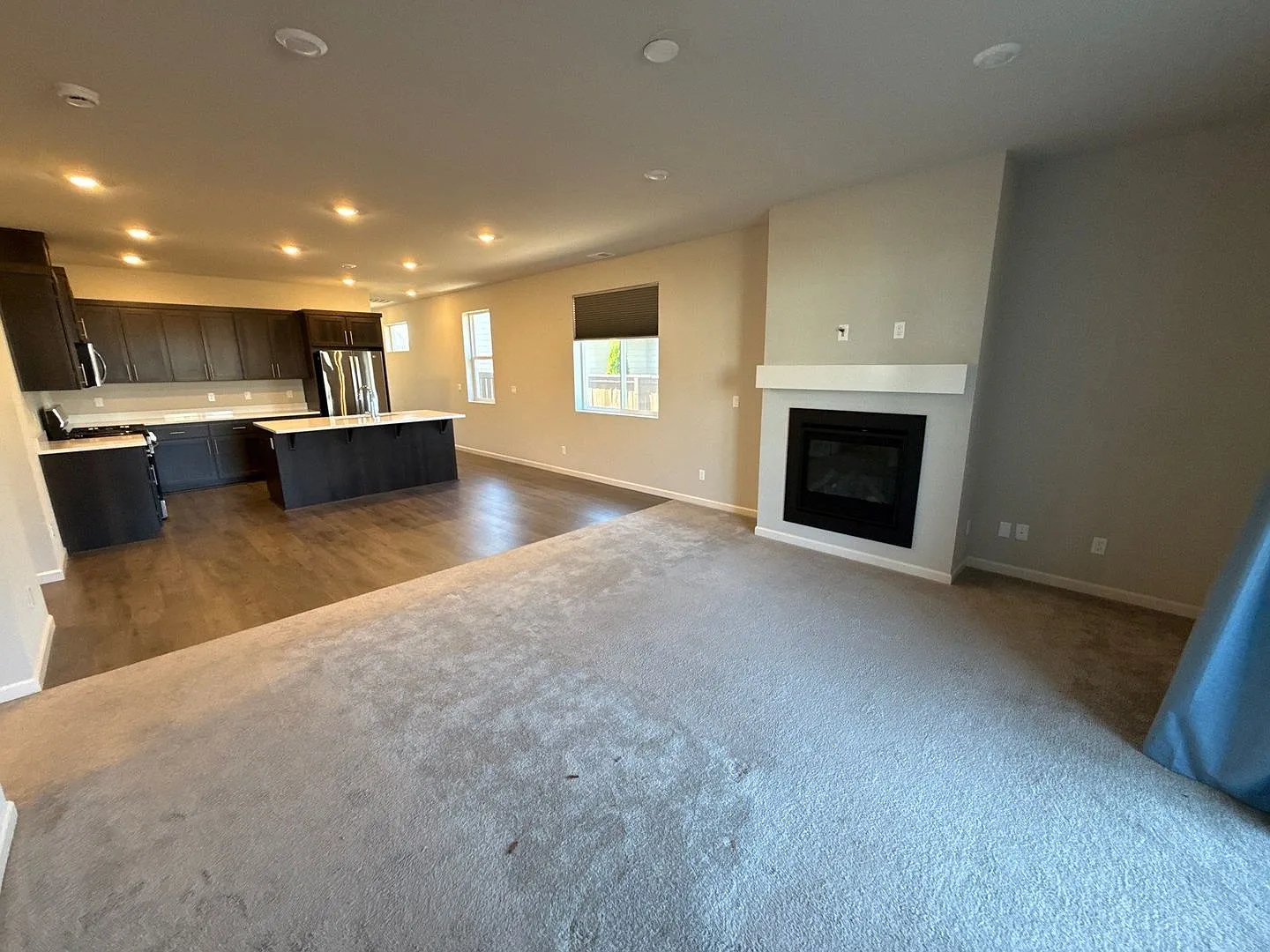 3 bed, 2.0 bath, 1495 sqft, $2,345 — Photo 4
