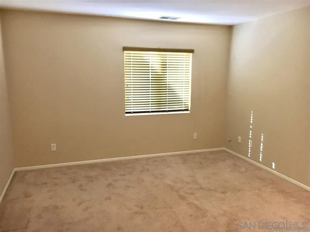 4 bed, 2.5 bath, 2160 sqft, $5,250 — Photo 3