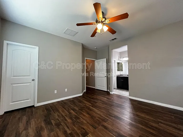 686 S Euclid St — Photo 12