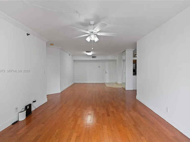3600 Mystic Pointe Dr #310 — Photo 7