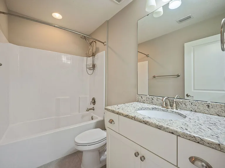 401 King St — Photo 37