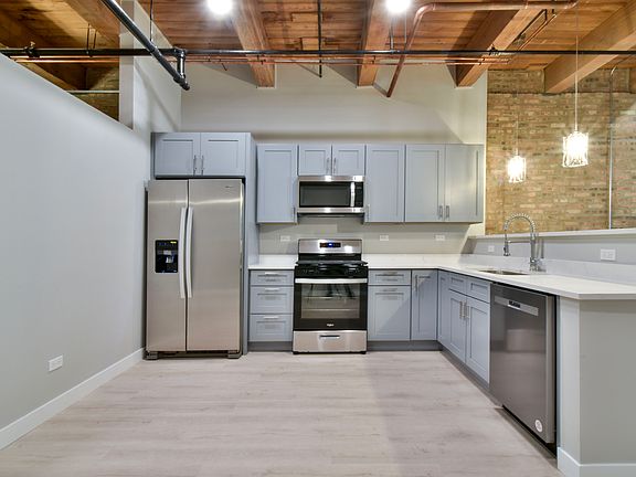 2nd image of 11 E Illinois St #304