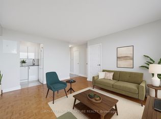 666 Spadina Ave #2501, Toronto, ON M5S 2H8