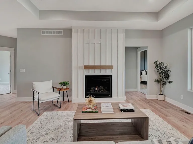 8641 S 49th St — Photo 5