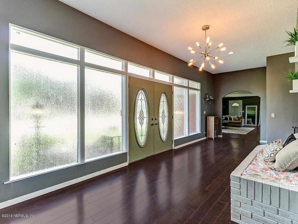 3890 San Bernado Dr-MLS_Size-012-1-Foyer