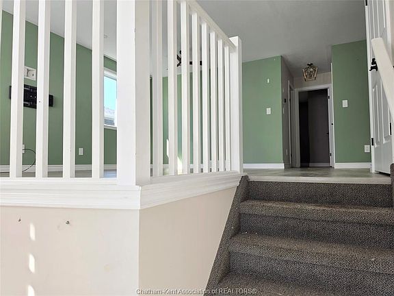 3rd image of 213 Catherine St
