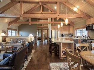 132 Surfcrest #D-1, Cannon Beach, OR 97110