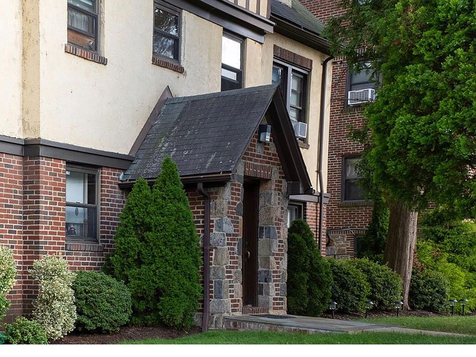 1st image of 54 Jefferson Ave APT 6S