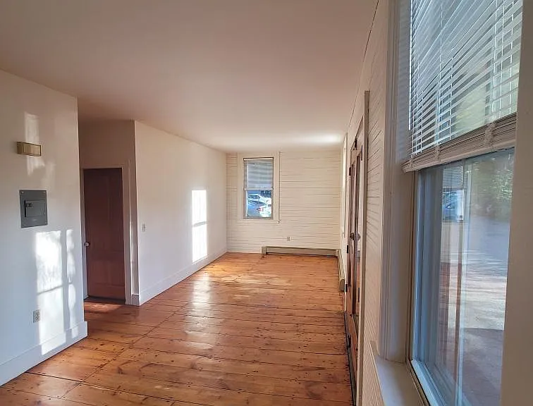 14 Main St #10 — Photo 8