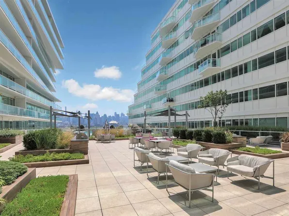 800 Avenue At Port Imperial image 18 of 28