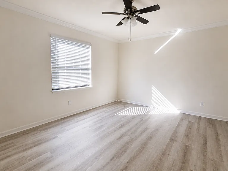 9186 Woodhurst Dr — Photo 6
