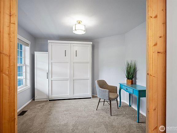 5th image of 10510 Crescent Valley Drive NW