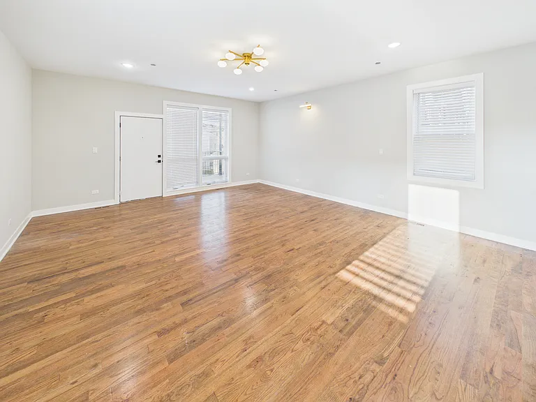 2236 W Cermak Rd #1R — Photo 11