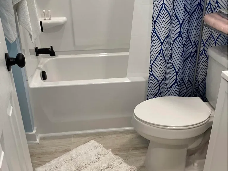 10 Manor Blvd #1 — Photo 8